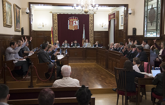 El Pleno aprueba por unanimidad la propuesta de Moliner para que la Diputación haga la mayor inversión de la historia en los pueblos