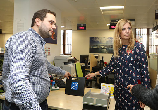 Instalación de bucles magnéticos para garantizar una comunicación accesible