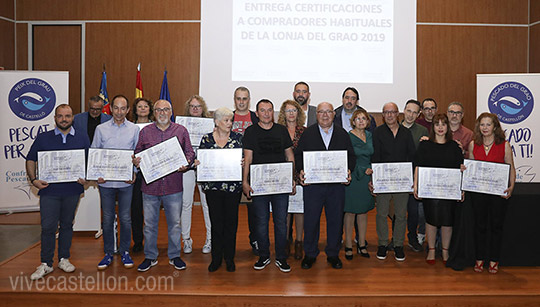 Entrega de certificaciones a compradores habituales de la Lonja del Grao de Castelló