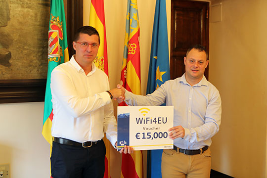 Castelló recibe los 15.000 euros que blindan la conexión gratuita a internet en sus espacios públicos