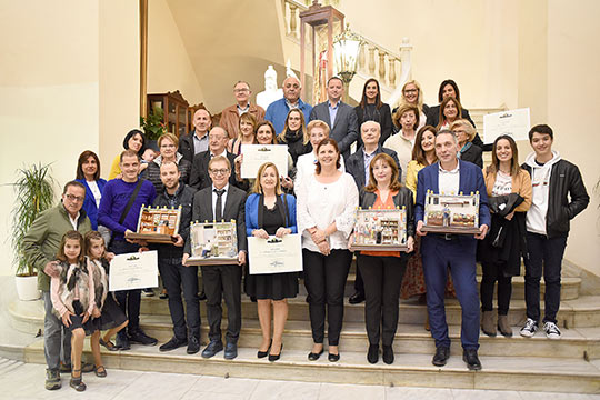 Castelló reconoce la labor social y económica del comercio tradicional más veterano