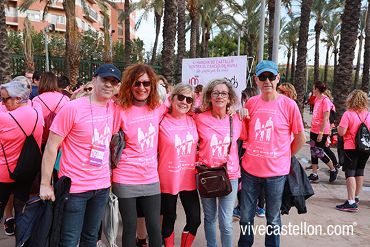 30.000 euros donados a la investigación contra el cáncer de mama en la marcha realizada en Castellón 30.000 euros donados a la investigación contra el cáncer de mama en la marcha realizada en Castellón