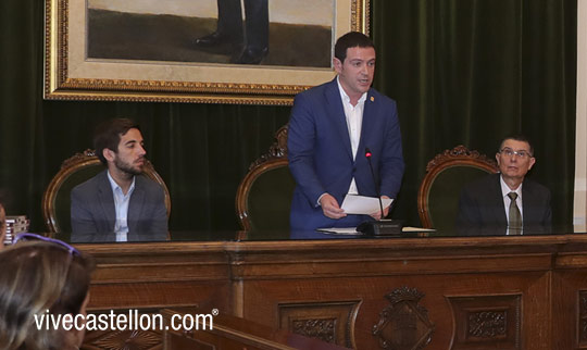 Castelló distingue a Rosa Serrano y a la asociación Adona´t en el 9 d´Octubre Castelló distingue a Rosa Serrano y a la asociación Adona´t en el 9 d´Octubre