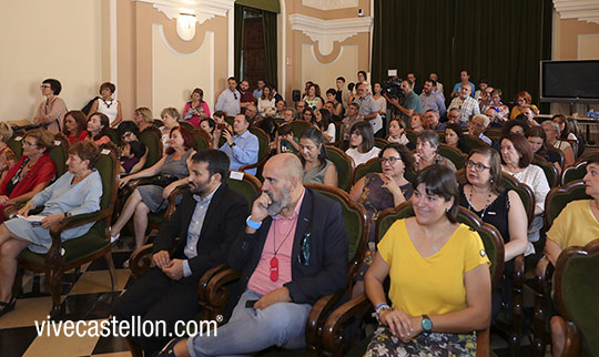 Castelló distingue a Rosa Serrano y a la asociación Adona´t en el 9 d´Octubre