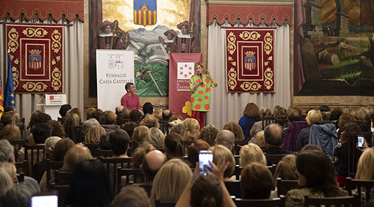 Conferencia de Ágatha Ruiz de la Prada en la semana de actos de apoyo a la mujer en Castellón