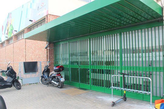 Las instalaciones deportivas de Castelló ya cuentan con aparcapatinetes