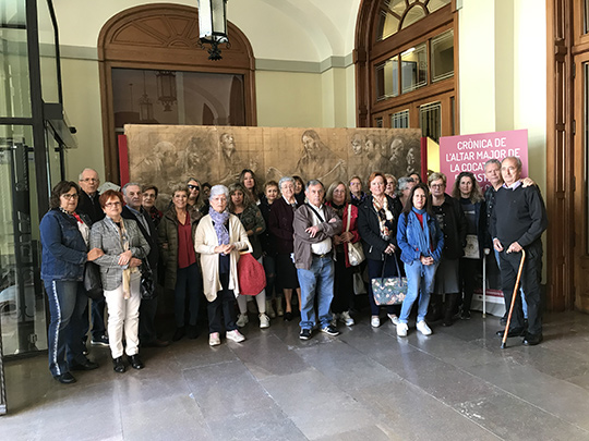 La Diputación activa un servicio de transporte gratuito  para visitar la exposición de Traver Calzada en  el Palau Provincial