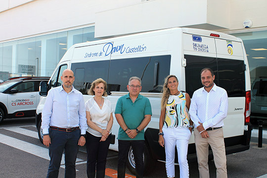 Solidariza tu Energía y el Club Rotary Costa de Azahar consiguen una furgoneta adaptada para la Fundación Síndrome de Down