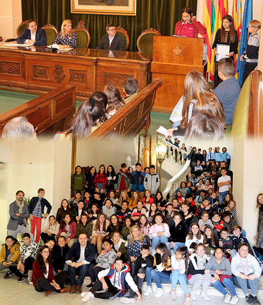 Niños y niñas de ocho centros reivindican sus derechos en el salón de plenos del Ayuntamiento