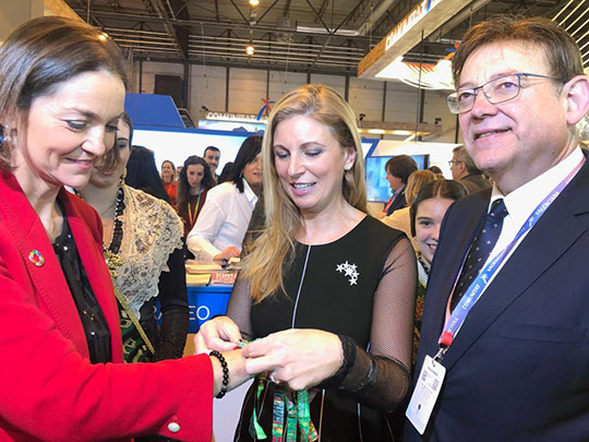 La pulsera oficial de la Magdalena luce con éxito en Fitur La pulsera oficial de la Magdalena luce con éxito en Fitur