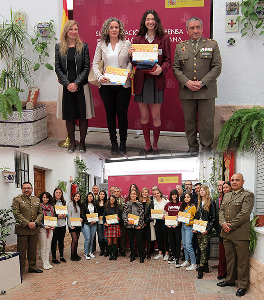 María Soler Ramos gana el premio del concurso literario ´Carta a una Militar Española” María Soler Ramos gana el premio del concurso literario ´Carta a una Militar Española”