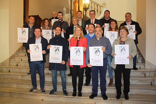 El ayuntamiento acoge la presentación del cartel del concurso navideño Jesus Medrano