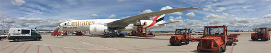 El decimoquinto avión con material sanitario para la Comunitat Valenciana ha aterrizado esta tarde en el aeropuerto de Barajas