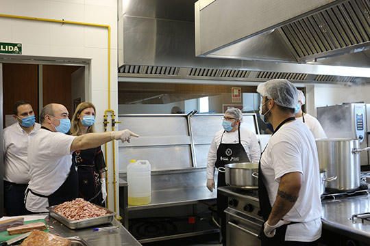 Castelló pone en marcha el proyecto Cuina Social para repartir 500 menús diarios más entre personas en situación de vulnerabilidad