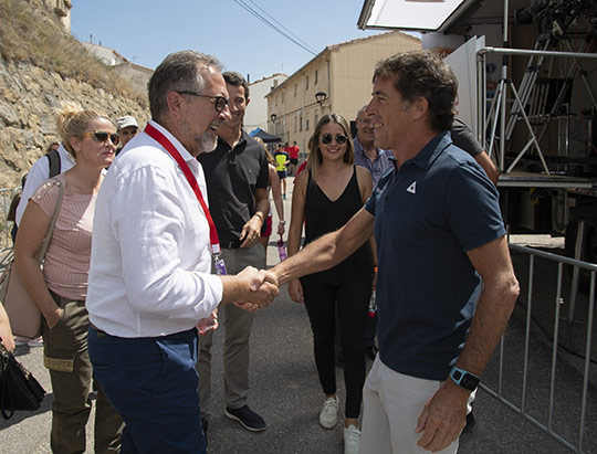 La Diputación ficha a Pedro Delgado como embajador de ‘Castellón Destino Cicloturista’ 