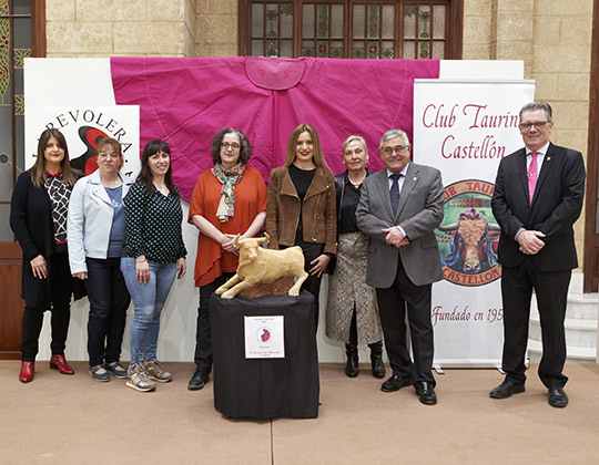 Entrega de premios de los concursos de fotografía y cerámica taurina