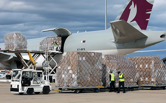 Un nuevo vuelo con 50,8 toneladas de material sanitario de protección se suma a los tres aviones aterrizados durante el pasado fin de semana