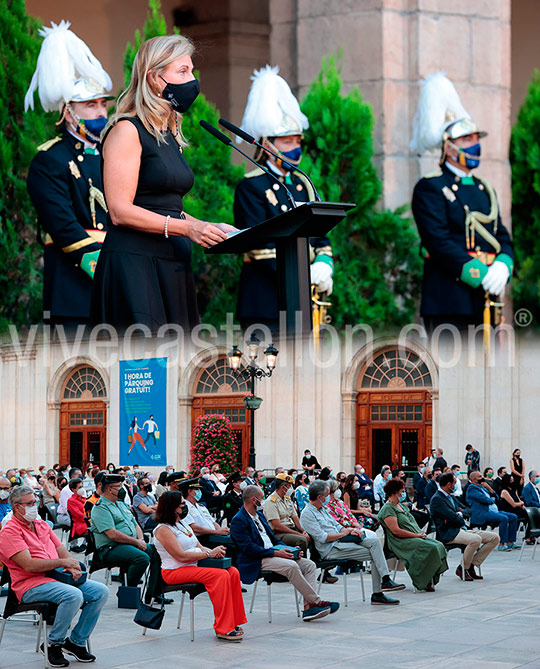 Castelló recuerda a las víctimas de la covid-19 y rinde homenaje a los sectores esenciales