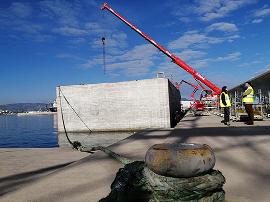 PortCastelló avanza en la construcción del nuevo atraque de graneles líquidos