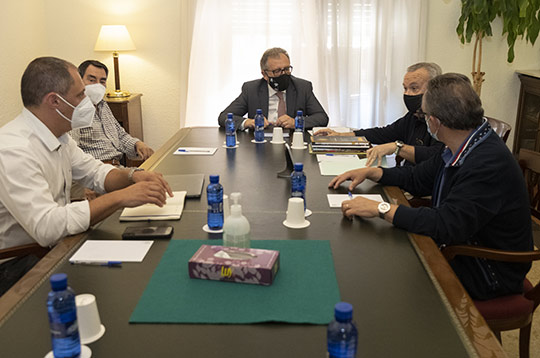 Martí coordina con la Cofradía del Arroz y la Naranja de Castellón la presencia de ‘Castelló Ruta de Sabor’ en el Congreso Enogastronómico de Verona