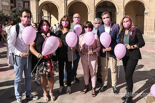 Castelló y la AECC conmemoran el Día Mundial contra el Cáncer de Mama Castelló y la AECC conmemoran el Día Mundial contra el Cáncer de Mama