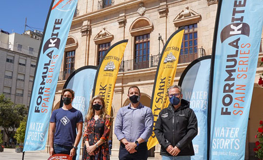 La playa del Gurugú acoge a la élite mundial de la Fórmula Kite con la Cutty Sark FKSS Castelló