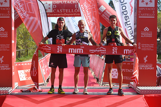 Miguel Caballero vuelve a vencer en la MiM de Penyagolosa Trails 2021 