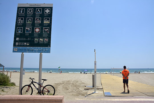 Castelló contratará a 17 personas jóvenes desempleadas para velar por el cumplimiento de las medidas anticovid en las playas