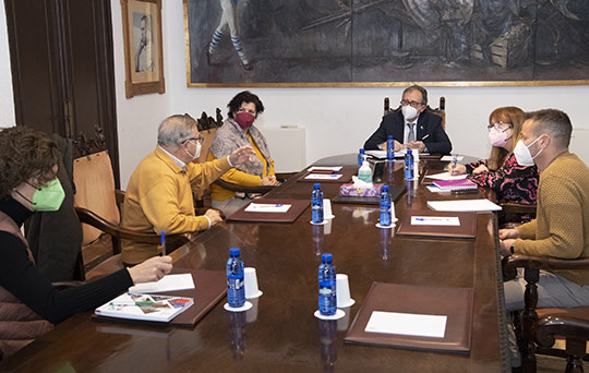 La Diputación aportará a Cáritas 200.000 euros para dar cobertura a las necesidades básicas de personas en situación de sin hogar