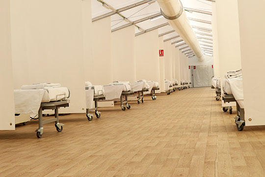 La Conselleria de Sanidad acondiciona 280 camas en los hospitales de campaña