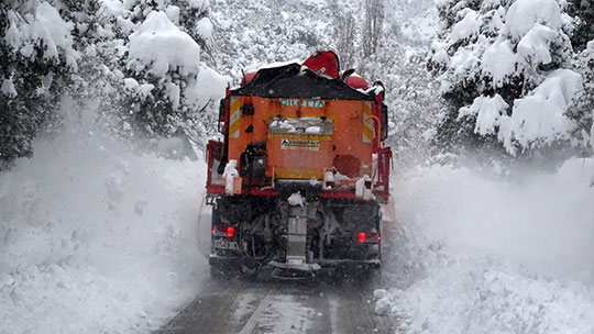 El Consorcio de Bomberos refuerza con más maquinaria las medidas contra el hielo en las carreteras