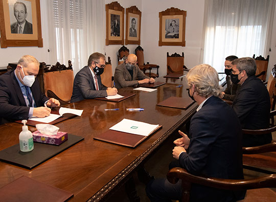 La ‘Nueva Diputación’ firma un póliza de crédito de 18 millones de euros con Cajamar para activar los adelantos de tesorería solicitados por los ayuntamientos