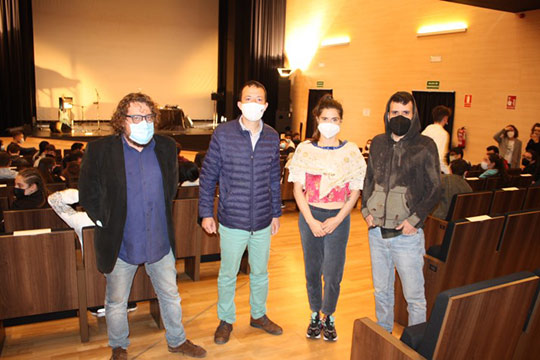 El alumnado de Castelló estudia historia de la literatura valenciana a ritmo de rap