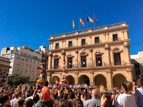 Castelló celebra el 9 d’Octubre con música, pasacalless y los premios Valencià de l’Any 