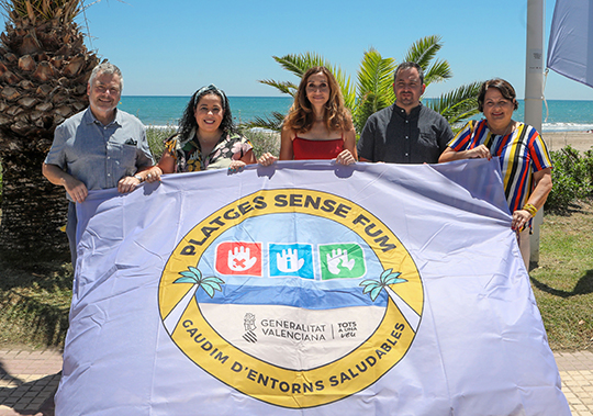 Castelló iza por segundo año la bandera de ‘Playa sin Humo’ en el Serradal