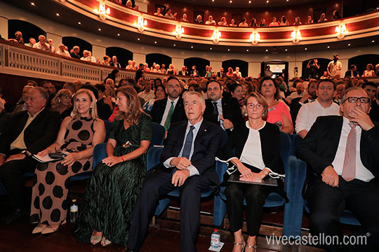 Castelló entrega tres Medallas de Oro de la ciudad y nombra Hijo Predilecto a Michavila Castelló entrega tres Medallas de Oro de la ciudad y nombra Hijo Predilecto a Michavila