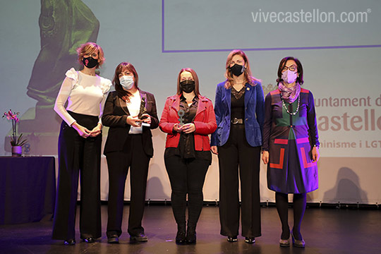 Entrega del Premi Olimpia a Carme Ripollés y del certamen literario Relats de Dones a Mª Antonia Sánchez Entrega del Premi Olimpia a Carme Ripollés y del certamen literario Relats de Dones a Mª Antonia Sánchez