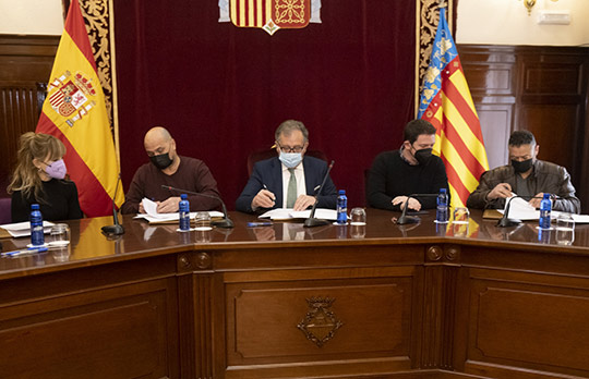 Preacuerdo para implantar la carrera profesional en la Diputación de Castellón y su Consorcio de Bomberos Preacuerdo para implantar la carrera profesional en la Diputación de Castellón y su Consorcio de Bomberos
