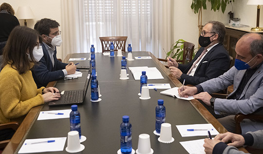 La Diputación y la Generalitat exploran la senda de la colaboración para facilitar la llegada de fondos europeos a los ayuntamientos para vivienda