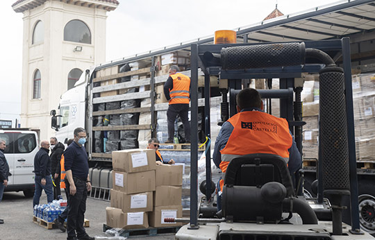 La Diputación de Castellón envía a las familias de Ucrania un camión con alimentos, material sanitario y ropa