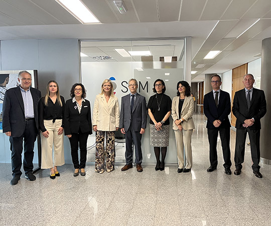 Gabriela Bravo, en la visita al Servicio de Orientación y Mediación (SOM) de Castelló Gabriela Bravo, en la visita al Servicio de Orientación y Mediación (SOM) de Castelló