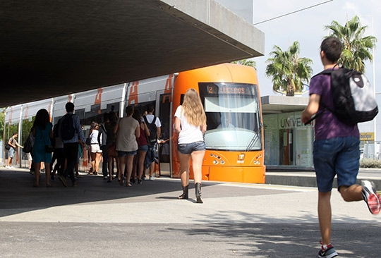La Generalitat ofrecerá hasta final de año transporte gratuito a los menores de 30 años y el descuento adicional del 30% vigente para todas las personas usuarias