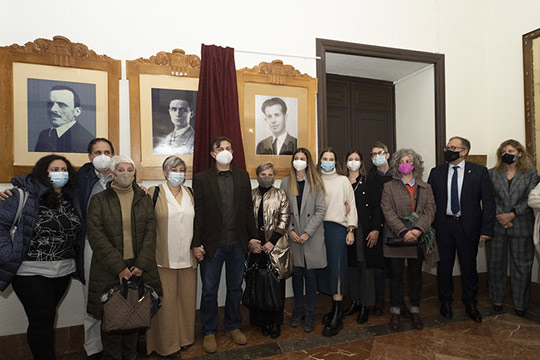 La Diputación de Castellón cuelga con honores en el vestíbulo de Presidencia el retrato del presidente fusilado José Hernández Merlo