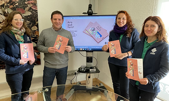 Castelló enseña a reciclar y separar residuos com la revista ´¿Ara què fem?´
