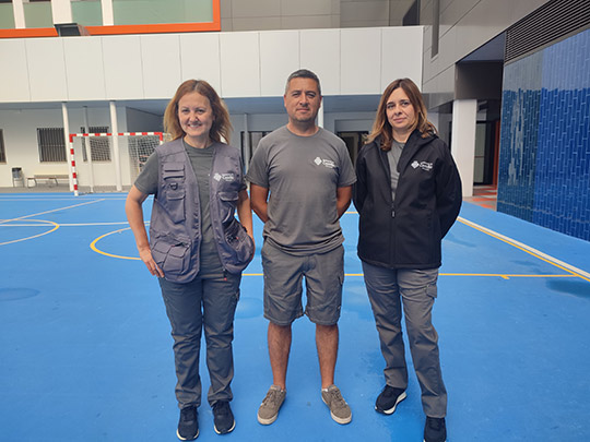 Castelló renueva los uniformes de los celadores de todos los colegios   