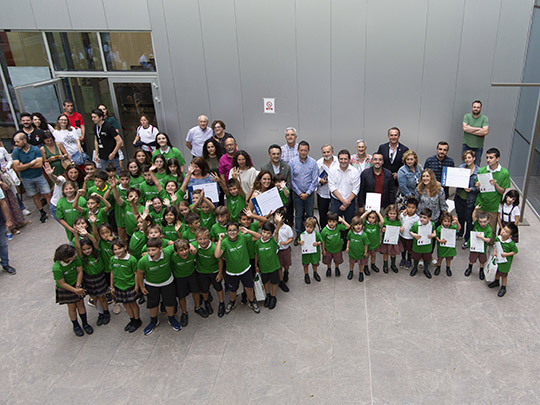 La Cátedra Reciplasa de Gestión de Residuos Urbanos de la UJI entrega los premios del concurso escolar «Què fem amb el fem?» La Cátedra Reciplasa de Gestión de Residuos Urbanos de la UJI entrega los premios del concurso escolar «Què fem amb el fem?»