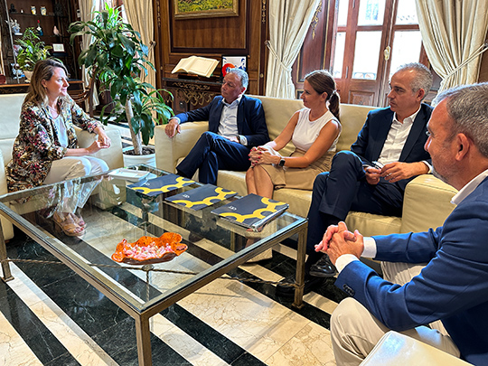 Begoña Carrasco: “Vamos a atraer inversiones y vamos a favorecer el desarrollo de la industria, las pymes y los autónomos para que en la ciudad se vuelva a generar empleo de calidad”