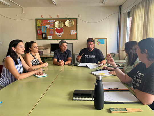 El Ayuntamiento informa a las direcciones del Mestre Canós y Sebastián Elcano del traslado a las aulas provisionales para acometer las obras El Ayuntamiento informa a las direcciones del Mestre Canós y Sebastián Elcano del traslado a las aulas provisionales para acometer las obras