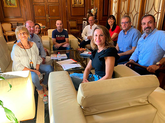 La alcaldesa recibe a la nueva ejecutiva de UGT en el Ayuntamiento de Castellón