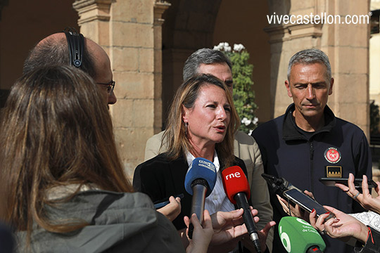 El Ayuntamiento de Castellón guarda cinco minutos de silencio en señal de duelo por las víctimas de la DANA El Ayuntamiento de Castellón guarda cinco minutos de silencio en señal de duelo por las víctimas de la DANA